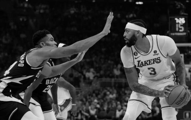 爱游戏中国官网-最好的湖人在路上 三巨头日渐默契还交易韦少吗?