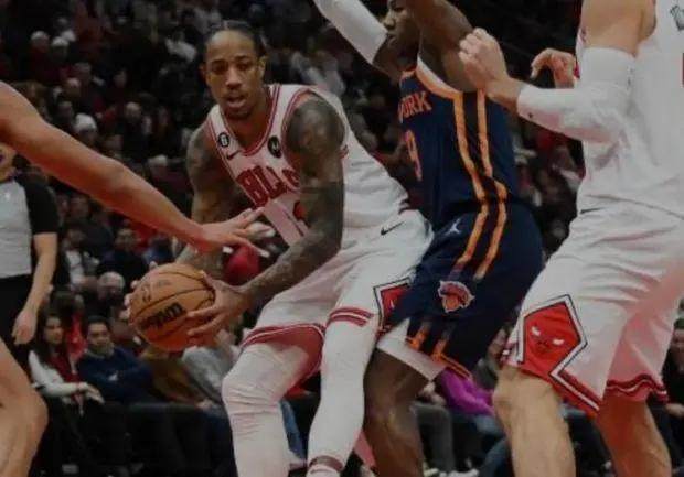 爱游戏娱乐-惨败尼克斯继续沉沦！德罗赞破防公牛或开启重建