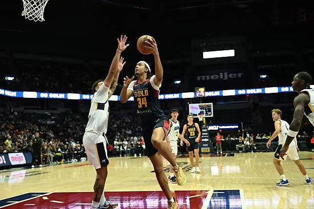 爱游戏娱乐-打出大号两双数据,会有球队考虑签下掘金二队的这位内线铁塔吗?